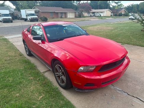 Used 2010 Ford Mustang Coupe image 5