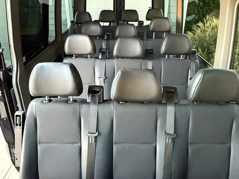 Used 2014 Mercedes-Benz Sprinter 2500 image 9