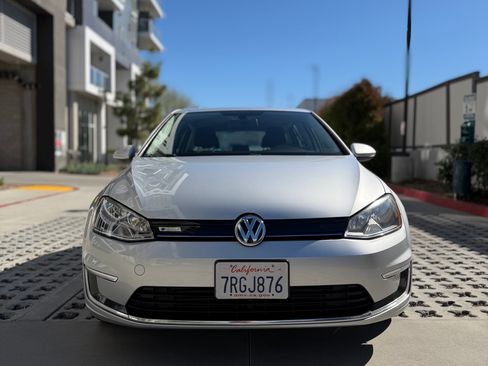 Used 2016 Volkswagen e-Golf SE image 10