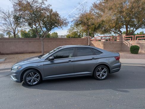 Used 2020 Volkswagen Jetta R-Line w/ R-Line Cold Weather Package image 2