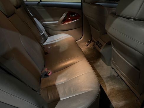 Used 2010 Toyota Camry XLE image 15