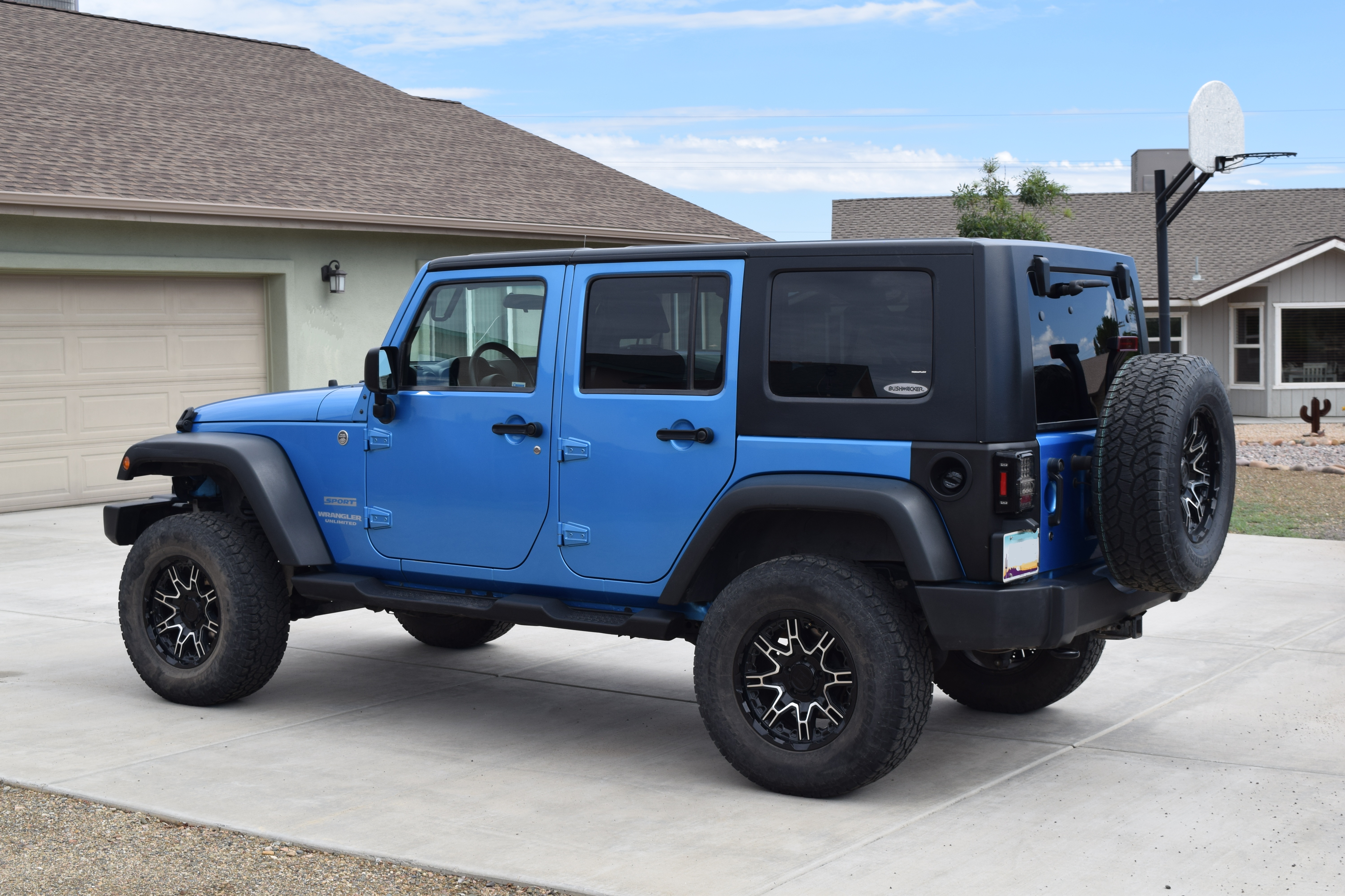 Used 2010 Jeep Wrangler Unlimited Sport AWD/4WD image 6