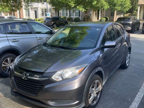Used 2018 Honda HR-V LX image 4