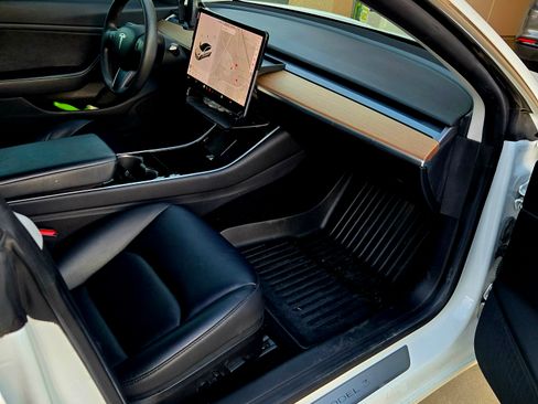 Used 2020 Tesla Model 3 Long Range image 9