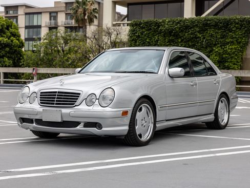 Used 2000 Mercedes-Benz E 55 AMG Sedan image 5