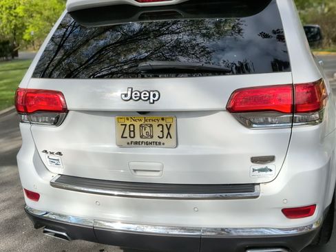 Used 2018 Jeep Grand Cherokee Summit AWD/4WD image 15