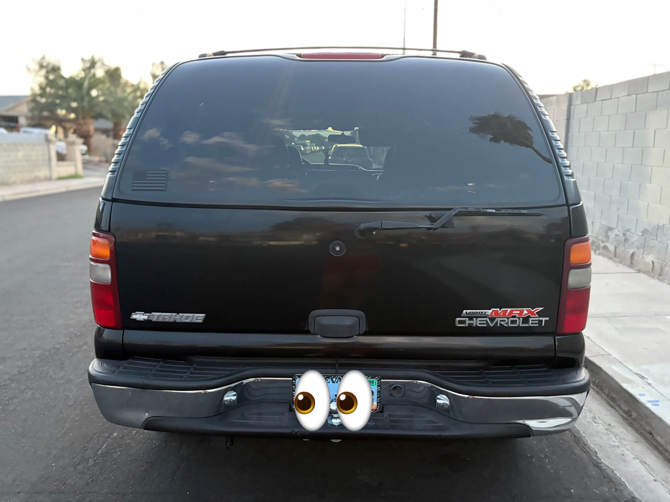 Used 2001 Chevrolet Tahoe LS w/ LS Preferred Equipment Group RWD image 2