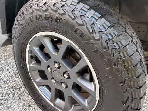 Used 2020 Jeep Gladiator Overland AWD/4WD image 26