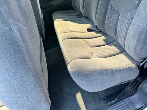 Used 2003 Chevrolet Silverado 2500 LS RWD image 21