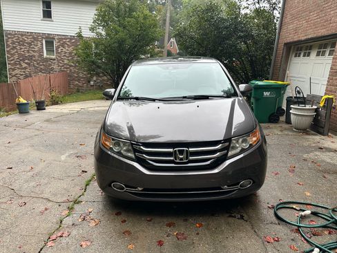 Used 2015 Honda Odyssey Touring image 1