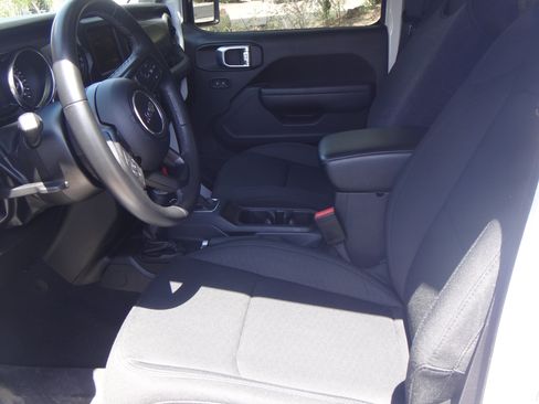 Used 2022 Jeep Wrangler Unlimited Sport AWD/4WD image 10
