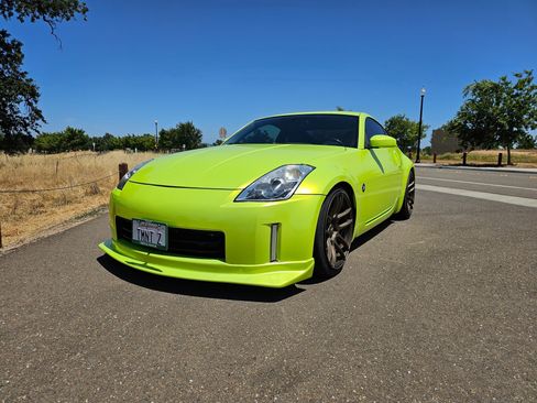 Used 2006 Nissan 350Z Touring w/ (K96) Aerodynamics Pkg image 1