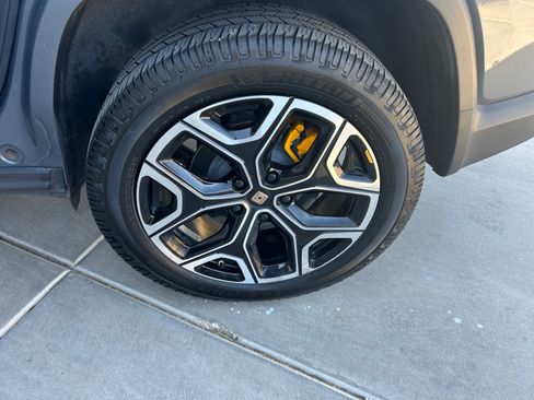 Used 2022 Rivian R1S Launch Edition AWD/4WD image 22
