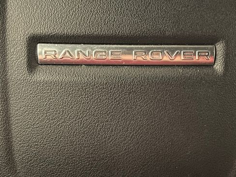Used 2017 Land Rover Range Rover Sport SE AWD/4WD image 14