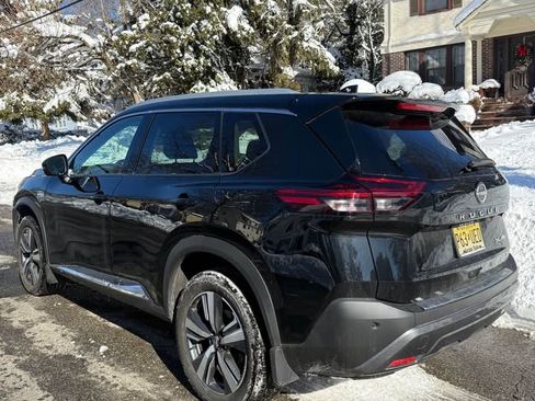 Used 2023 Nissan Rogue SL image 4