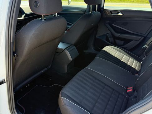 Used 2019 Volkswagen Jetta GLI FWD image 5