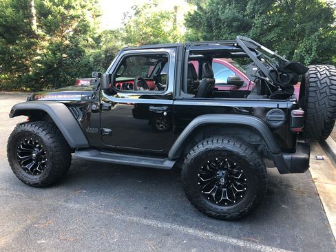 Used 2020 Jeep Wrangler Rubicon image 2