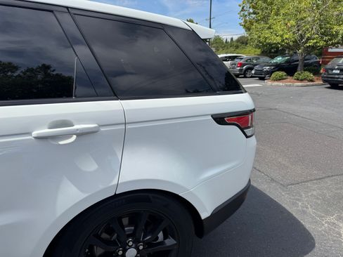 Used 2017 Land Rover Range Rover Sport HSE AWD/4WD image 2