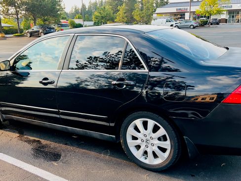 Used 2007 Honda Accord SE image 2