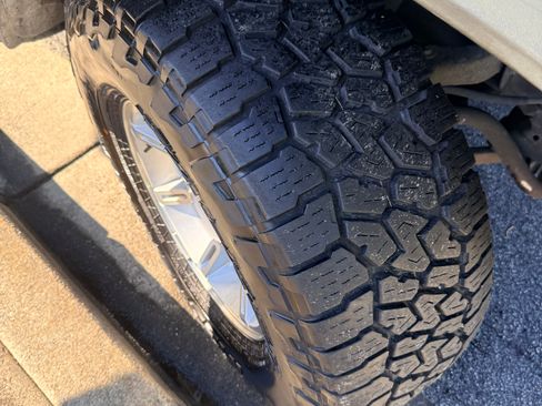 Used 2004 HUMMER H2 Luxury image 16