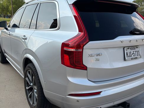 Used 2017 Volvo XC90 T6 Momentum w/ Vision Package AWD/4WD image 4