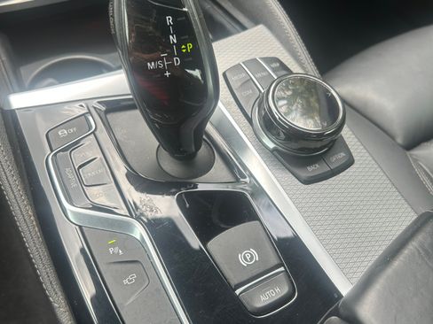 Used 2018 BMW M550i xDrive AWD/4WD image 9