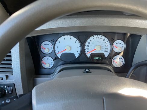 Used 2008 Dodge Ram 1500 Truck ST image 8