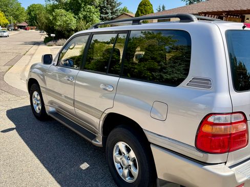 Used 2000 Toyota Land Cruiser AWD/4WD image 2