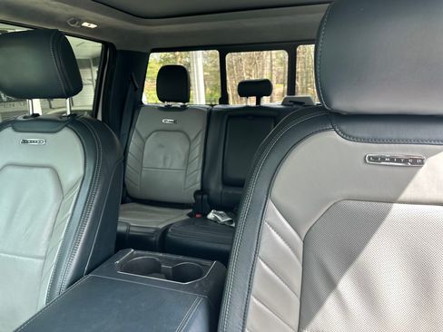 Used 2022 Ford F250 Limited image 9