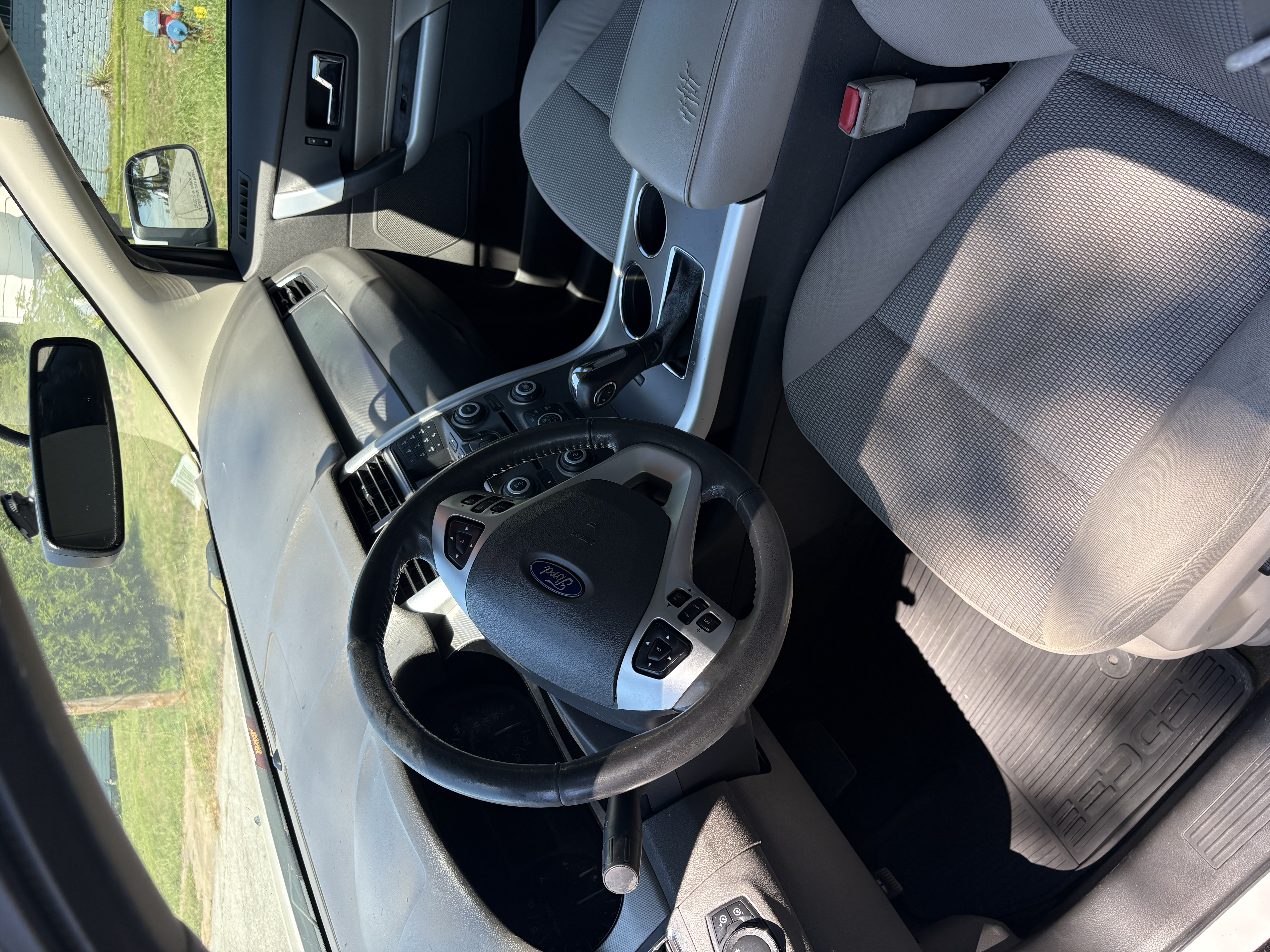 Used 2012 Ford Edge SEL FWD image 2