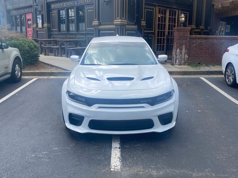 Used 2020 Dodge Charger SRT Hellcat w/ Harman/Kardon Audio Group RWD image 4