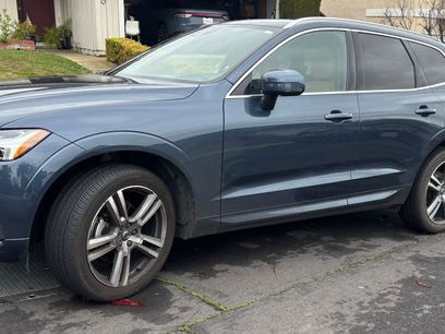 Used 2020 Volvo XC60 T5 Momentum w/ Protection Package Premier