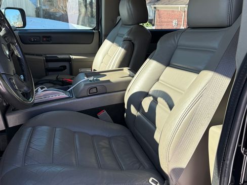 Used 2004 HUMMER H2 w/ Preferred Equipment Group image 15