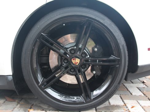 Used 2021 Porsche Taycan 4S image 25