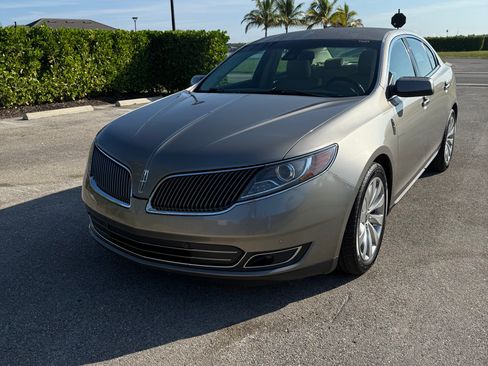 Used 2015 Lincoln MKS Sedan 4D image 10