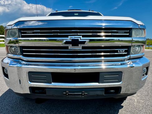 Used 2015 Chevrolet Silverado 2500 LTZ AWD/4WD image 4
