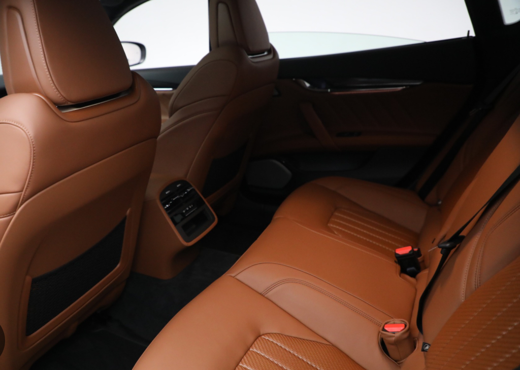 Used 2014 Maserati Quattroporte S Q4 AWD/4WD image 5