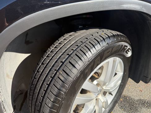 Used 2015 Volkswagen Tiguan S image 17