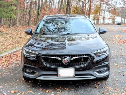 Used 2019 Buick Regal Preferred w/ Driver Confidence Package I image 5