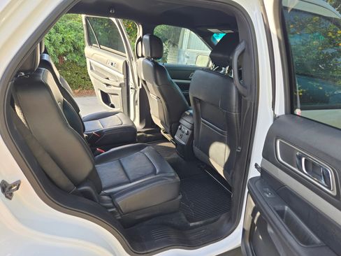 Used 2016 Ford Explorer XLT w/ Equipment Group 202A image 13