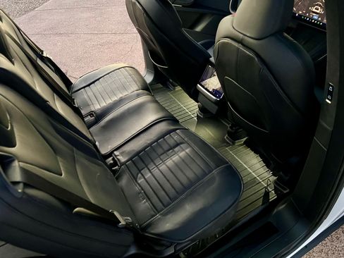 Used 2023 Tesla Model X image 17