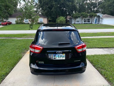 Used 2017 Ford C-MAX Energi Titanium w/ Equipment Group 501A FWD image 8