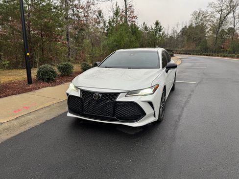 Used 2021 Toyota Avalon Touring image 6