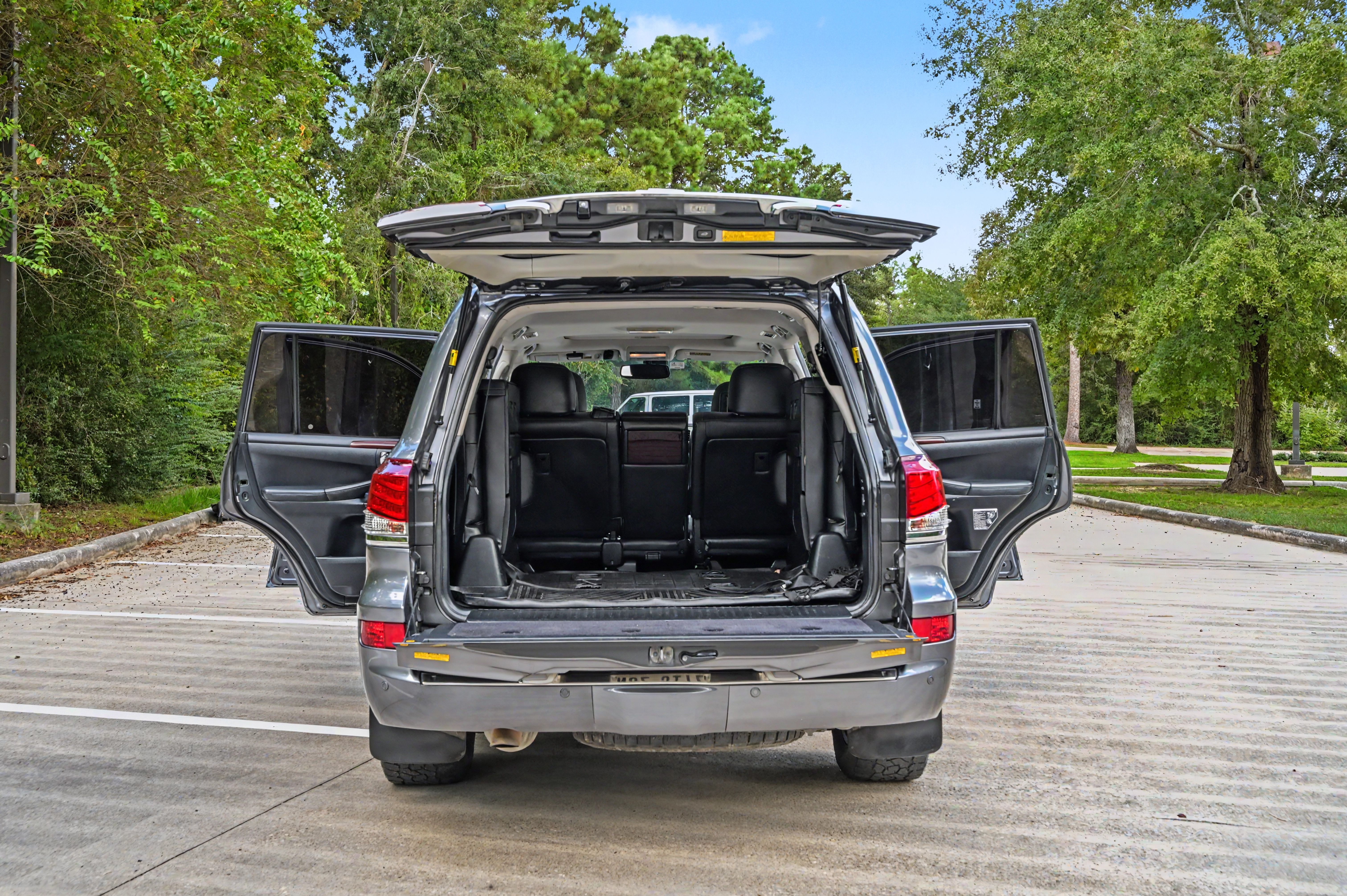 Used 2014 Lexus LX 570 4WD image 11