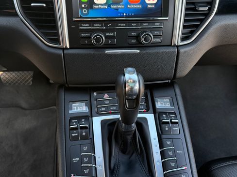Used 2015 Porsche Macan S AWD/4WD image 19