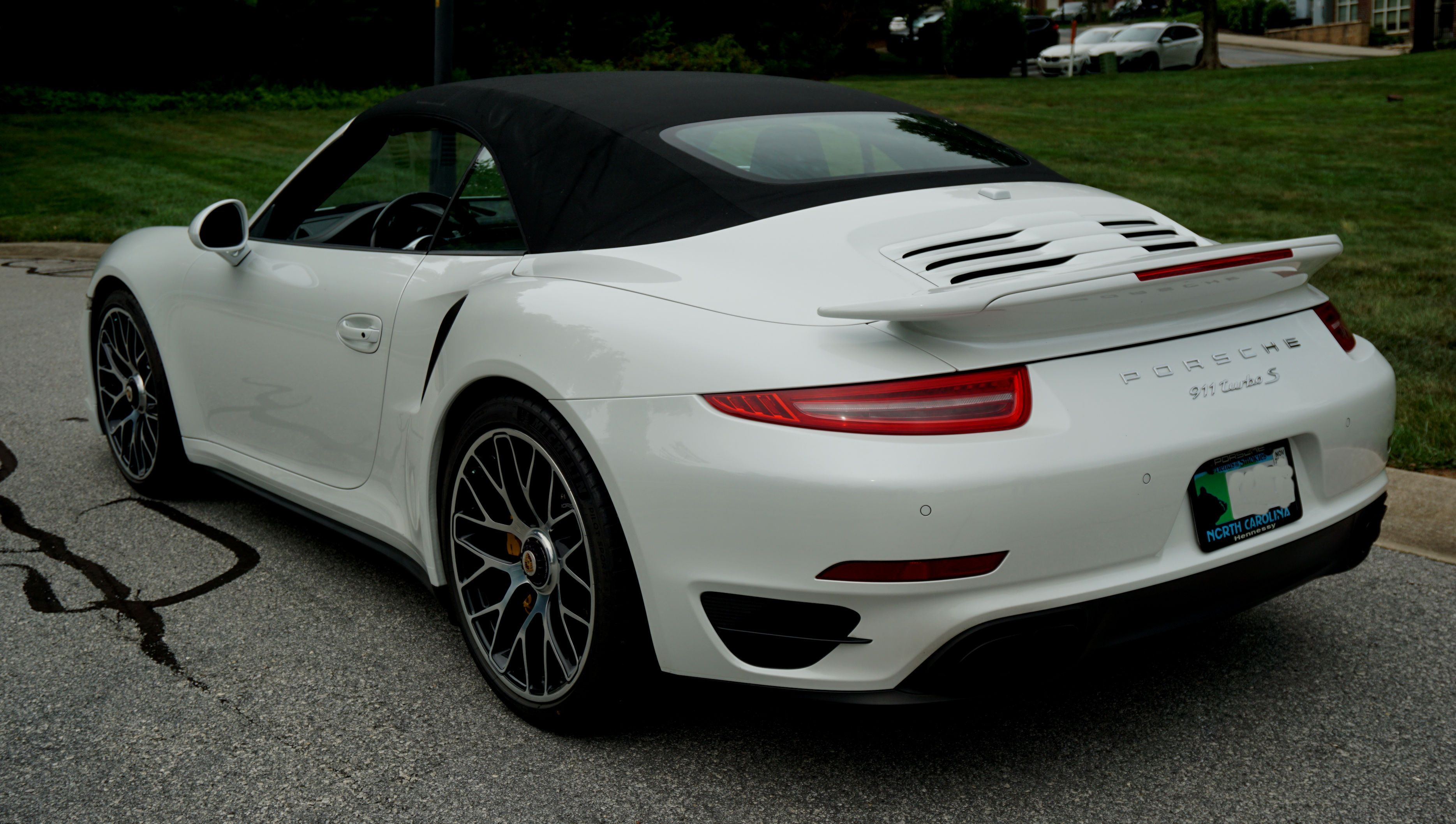 Used 2015 Porsche 911 Turbo S AWD/4WD image 6