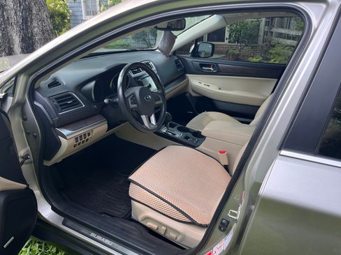Used 2016 Subaru Outback 2.5i Limited AWD/4WD image 11