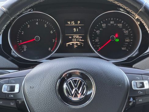 Used 2016 Volkswagen Jetta Sport FWD image 15