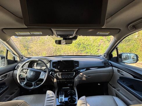 Used 2022 Honda Pilot Elite image 13