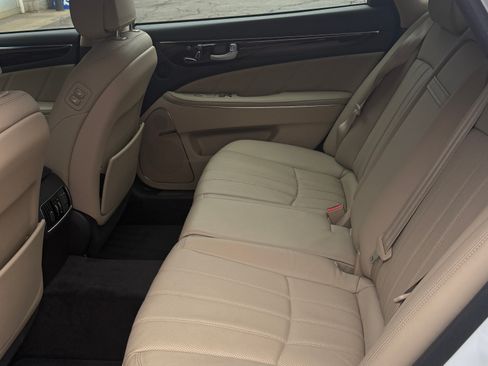 Used 2013 Hyundai Equus Signature image 10